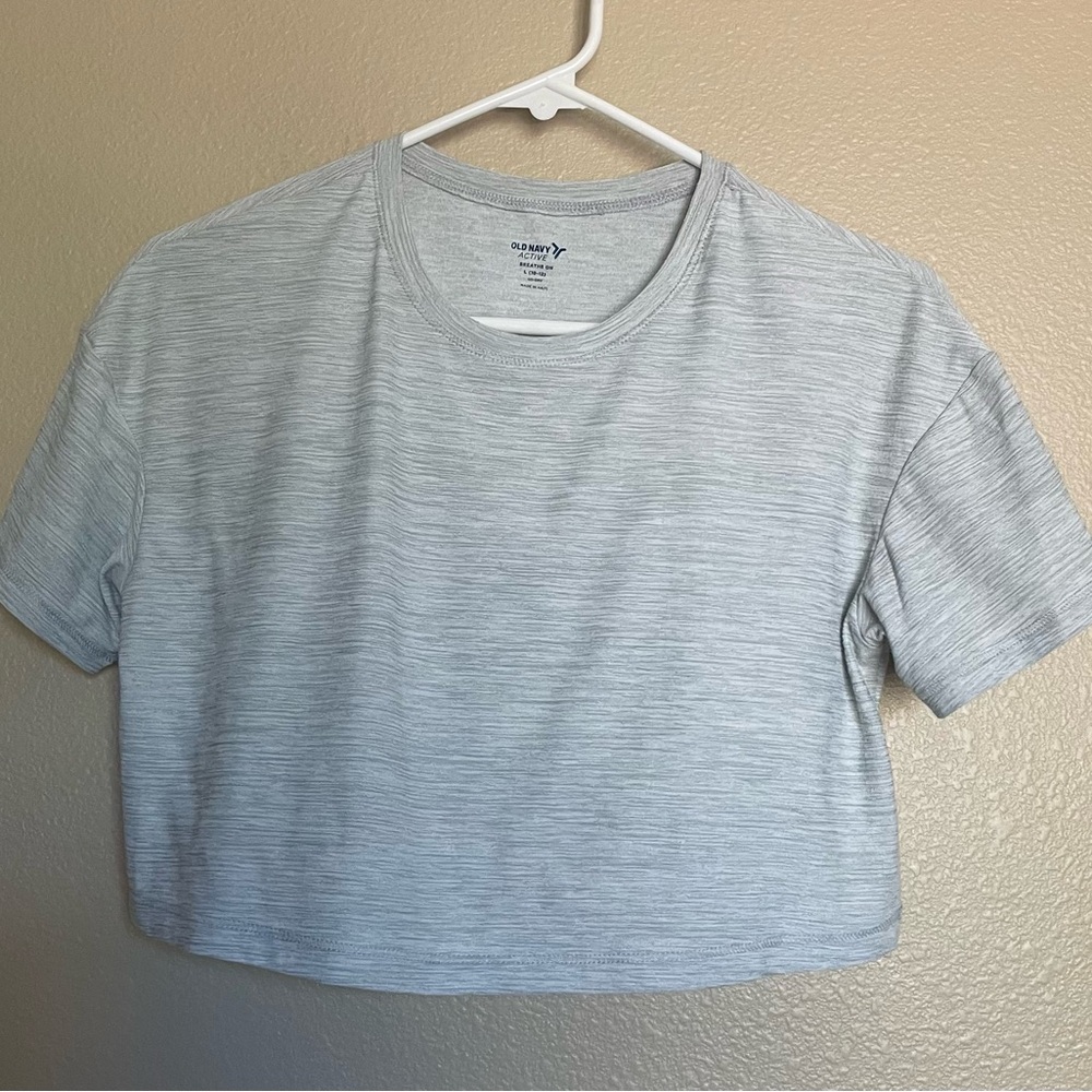 Girls active wear crop top L(10-12)